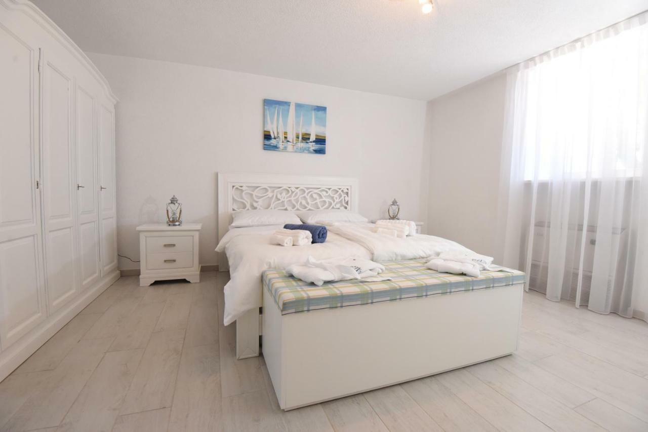 Puntamika Laterna Apartment Zadar Bagian luar foto